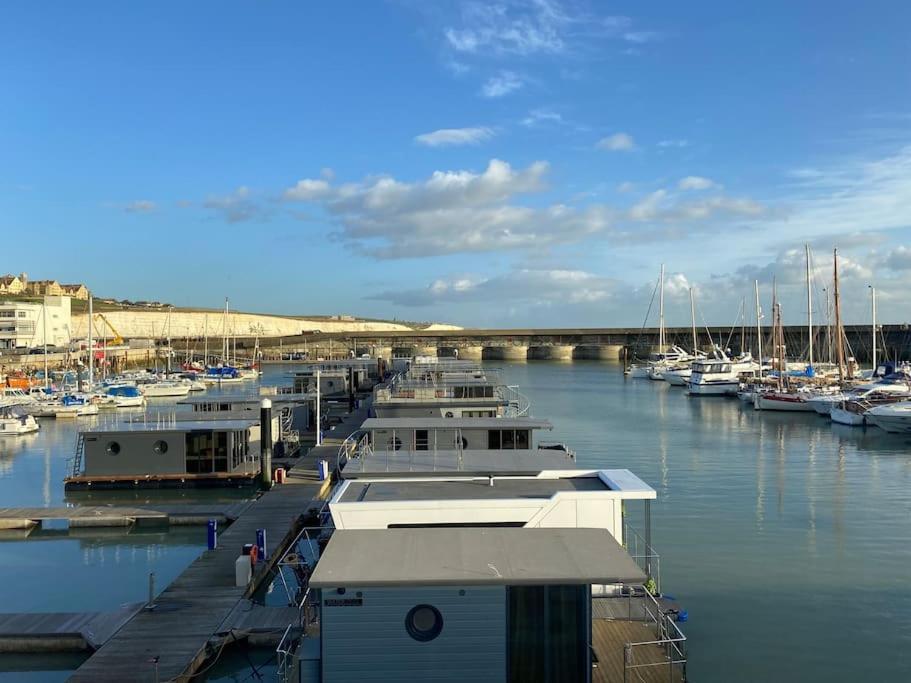 Seascape - Floating Home At Brighton Marina With Free Parking 外观 照片