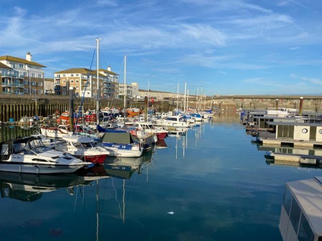 Seascape - Floating Home At Brighton Marina With Free Parking 外观 照片